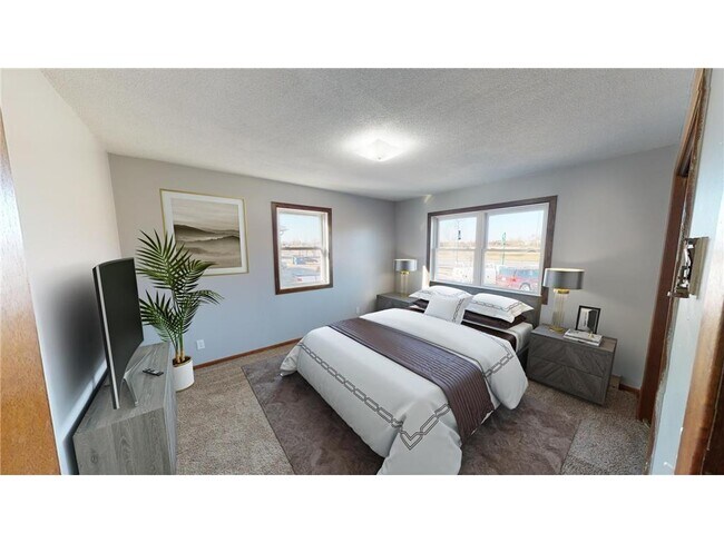 Building Photo - 114 Lake Ave S