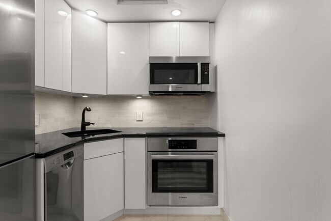 Building Photo - 127 Beacon St