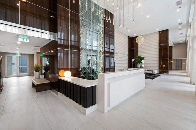 Building Photo - 155 E Boca Raton Rd