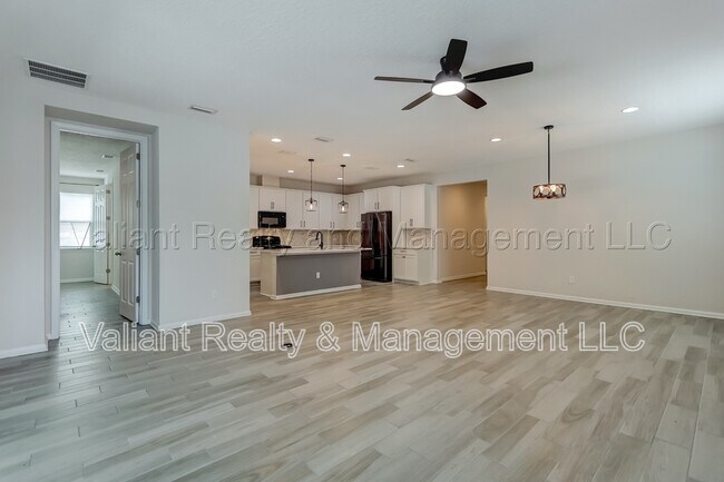 Building Photo - 262 Little Bear Run