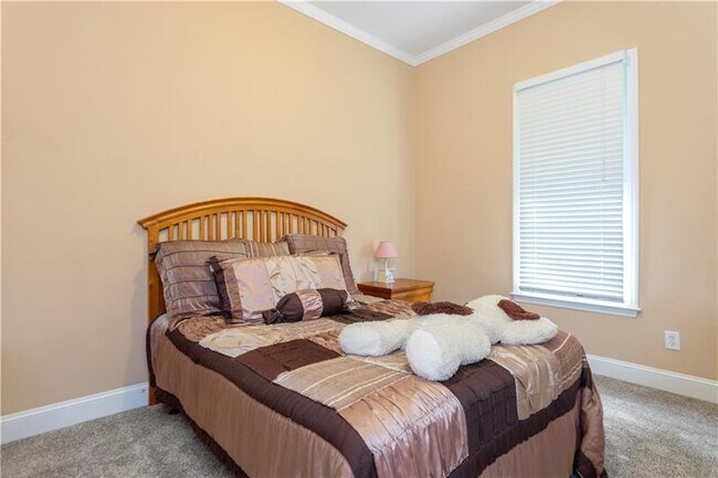 Building Photo - 65 Claire Dr SE