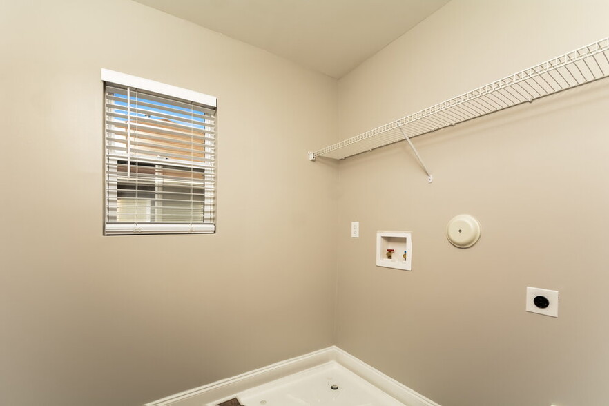 Building Photo - 605 Averasboro Dr
