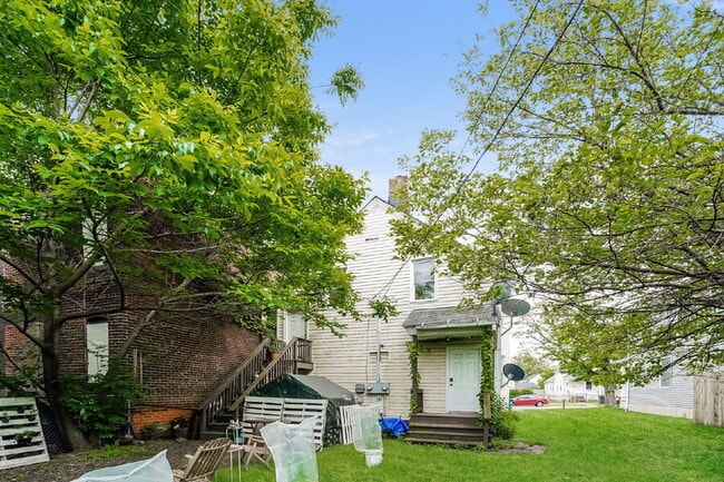 Building Photo - 6010 Wakefield Ave