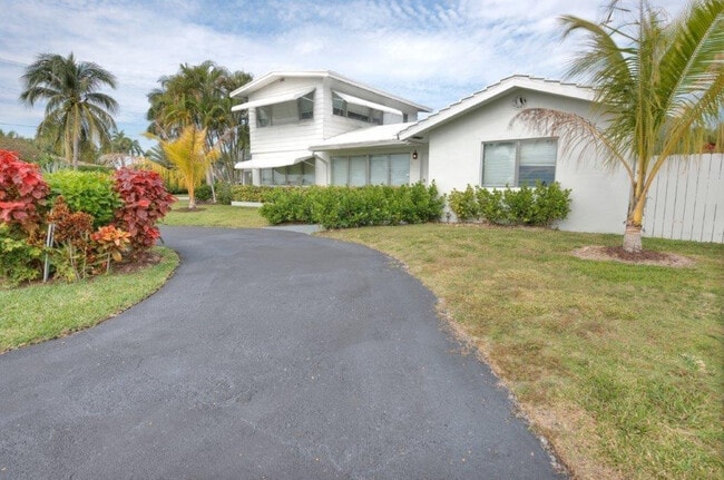 Building Photo - 3201 NE 23rd St