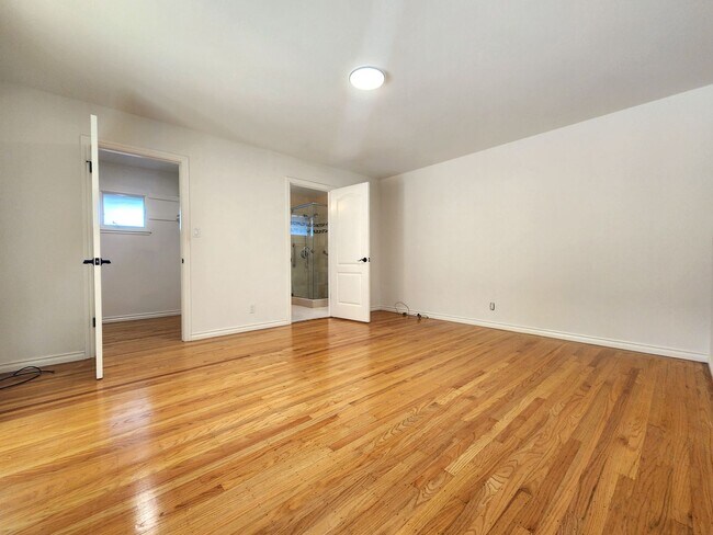 Building Photo - Charming Single Family Home Located in Sou...