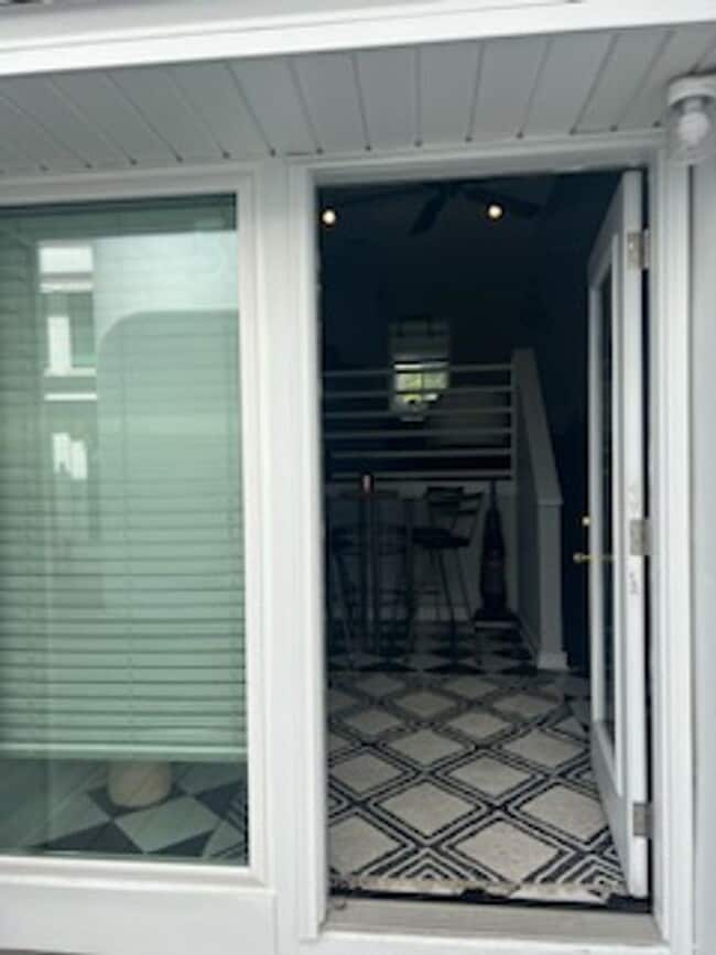 Building Photo - 2 bedroom 2.5 bath in College Town!! Walk to stadium! Available August 2026