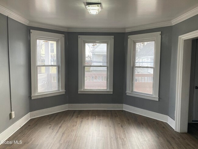 Building Photo - 1130 Pleasant St