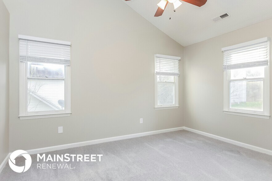 Building Photo - 828 Penncross Dr
