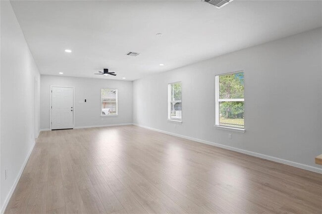 Building Photo - 2811 Winbern St