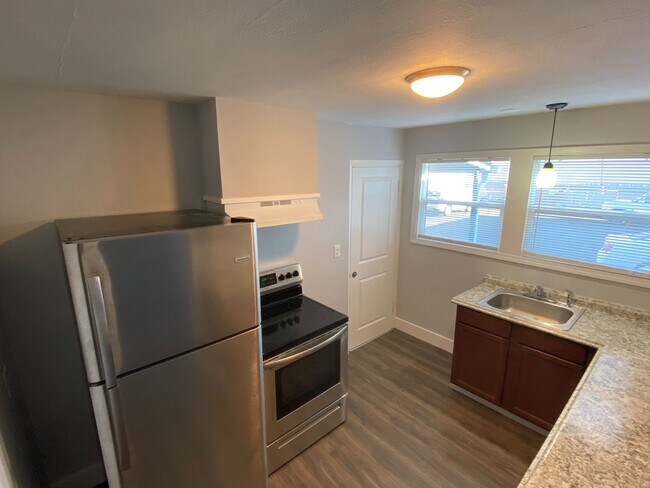 Building Photo - 2BR/1BA Apartment for Rent