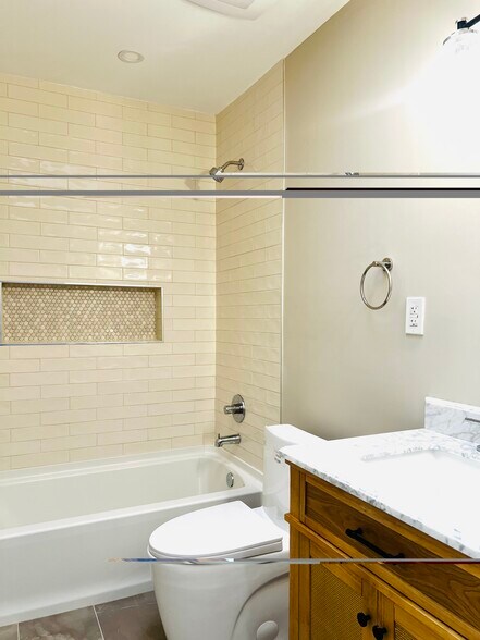 Building Photo - 5612 2nd Pl NW