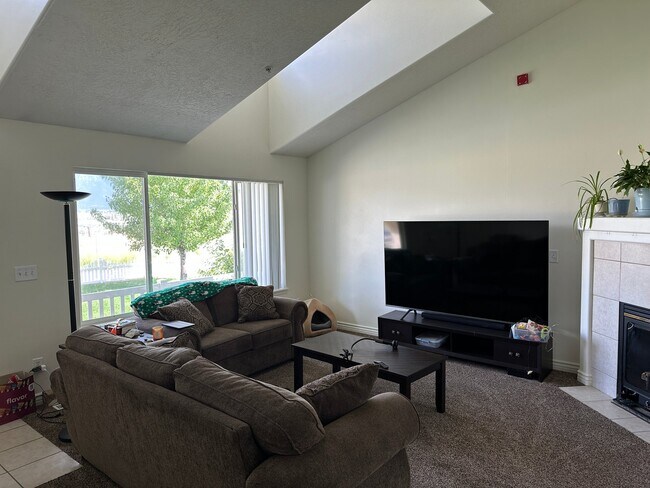 Building Photo - 8848 S 1030 W