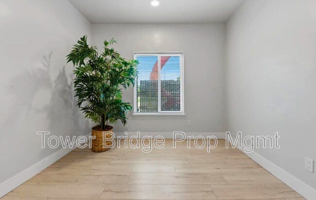 Building Photo - 208 Nimitz St