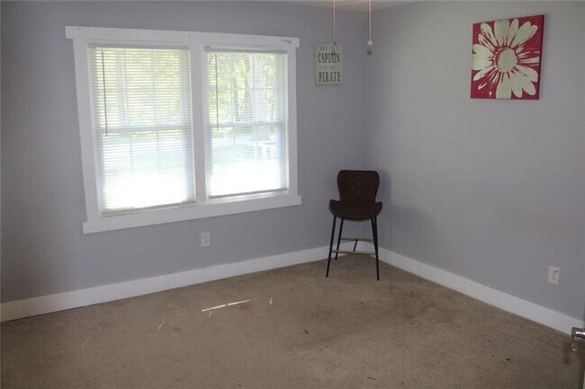 Building Photo - 4495 Kent Rd