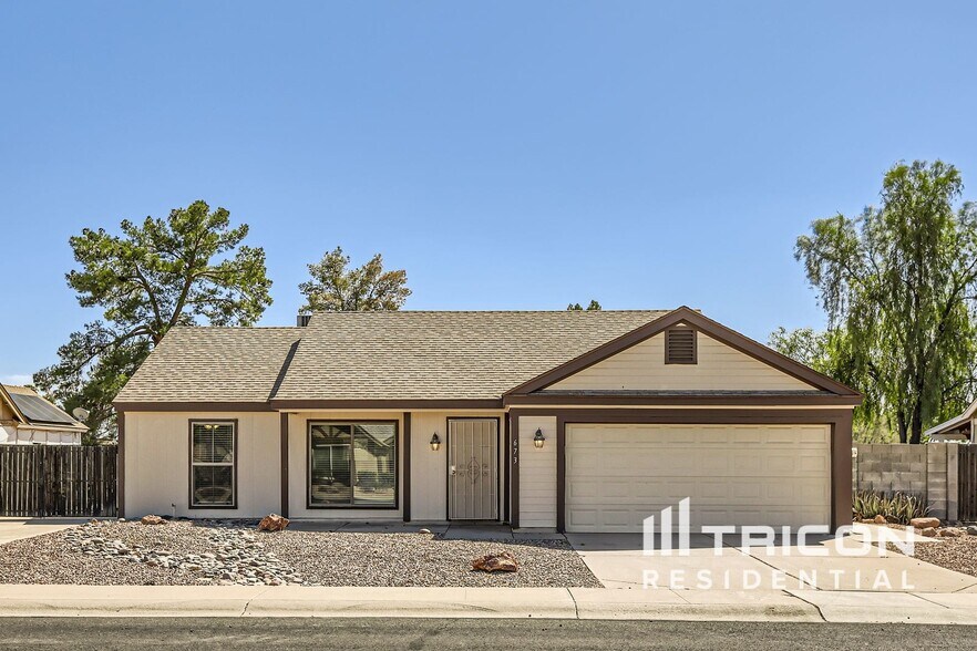 Building Photo - 673 E Estrella Dr