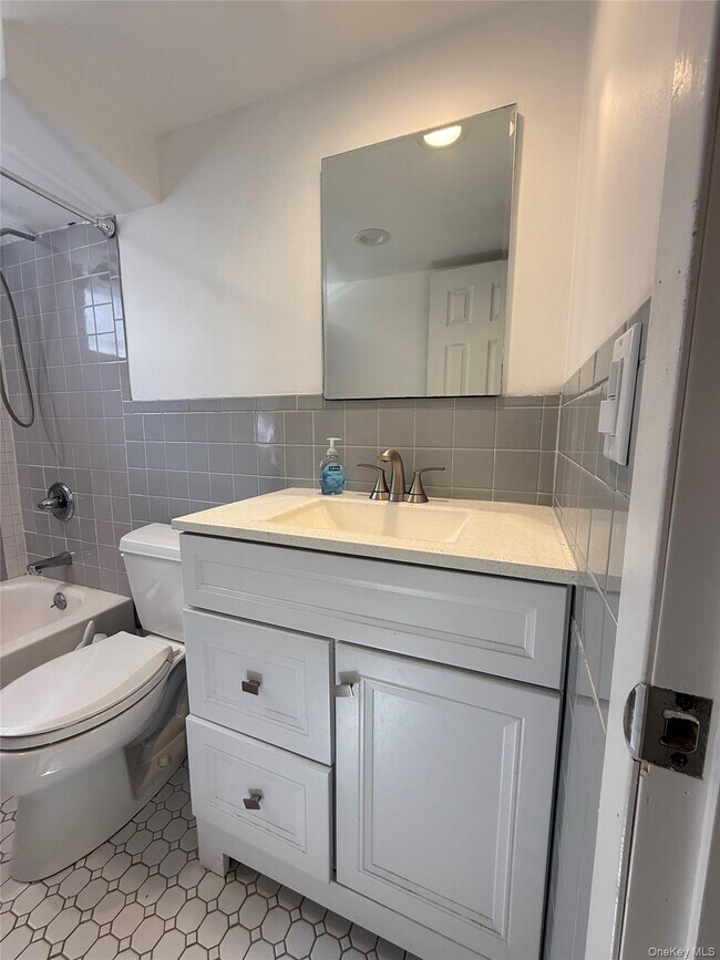 Building Photo - 60 Wheatfield Ln