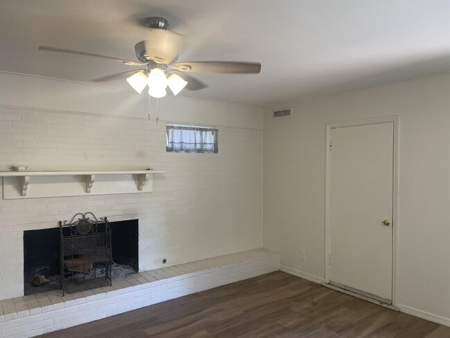 Building Photo - 4739 Augusta Ln