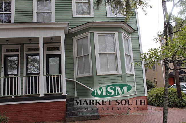 Building Photo - **APPLICATION PENDING!** REMODELED CRAWFOR...