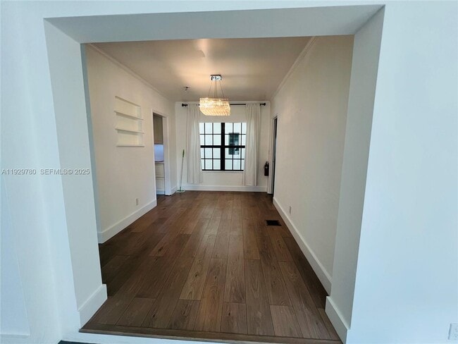 Building Photo - 1407 SE 2nd St