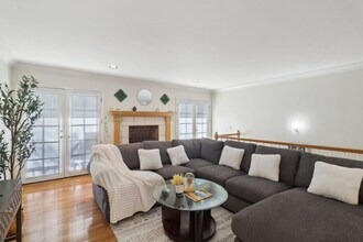 Building Photo - 3724 Evergreen Ct