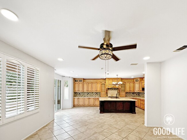 Building Photo - Price Reduced! Stunning Irvine 4BR Home – Private Yard & 2-Car Garage