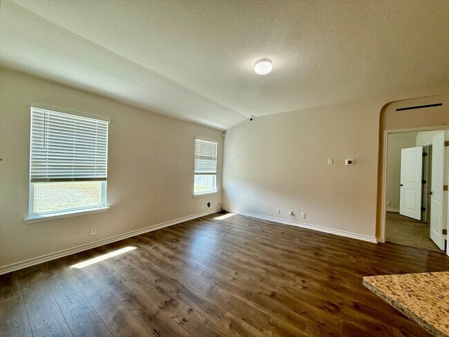 Building Photo - 13512 Boothe Grv