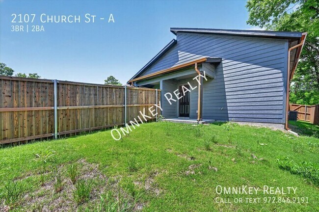 Building Photo - 2107 Church St