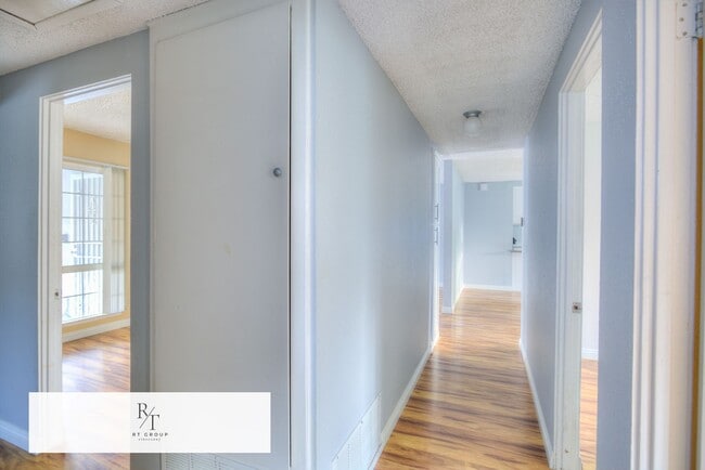Building Photo - Welcome to Your Stylish Diamond Bar Home!