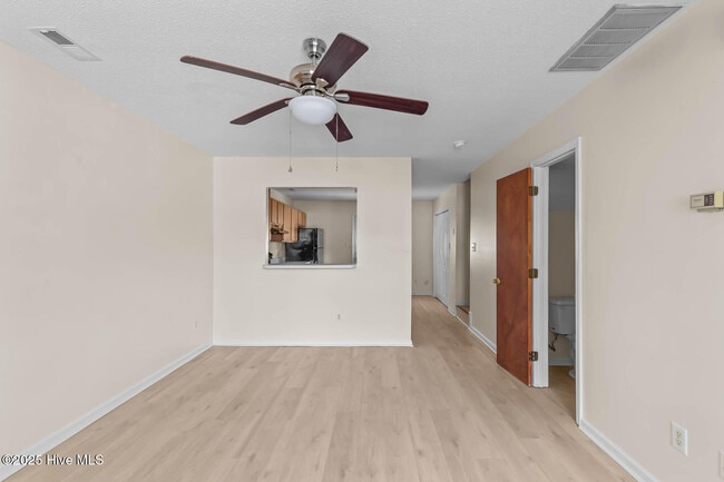 Building Photo - 1144 Pueblo Dr