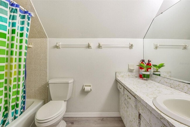 Building Photo - 4831 Greenleaf Rd