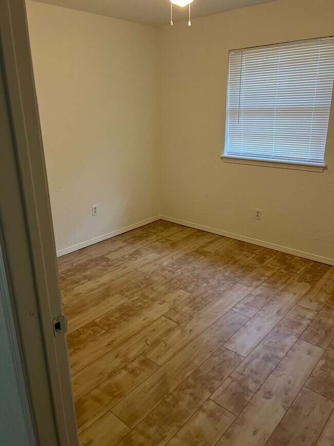 Building Photo - 217 W Campbell Dr