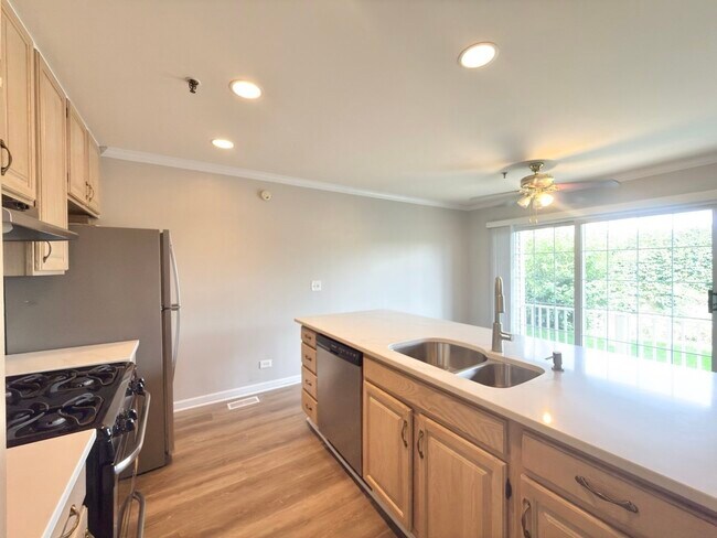 Building Photo - 5S525 Scots Dr