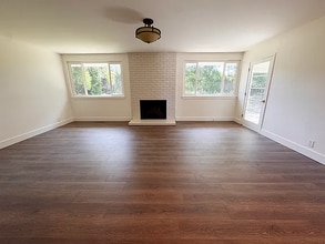 Building Photo - 124 Coral Dr