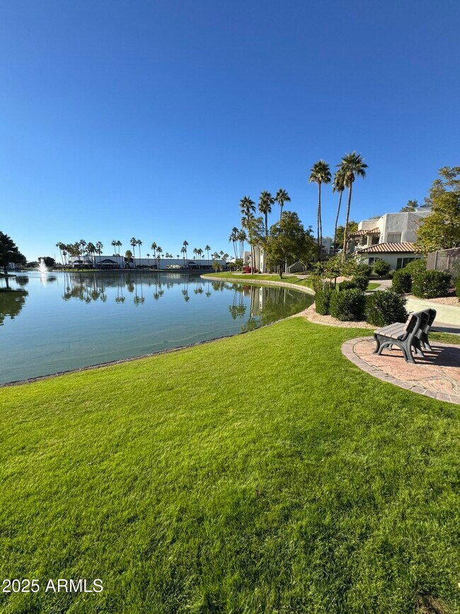 Building Photo - 1825 W Ray Rd