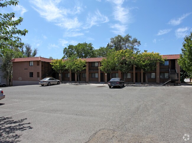 Building Photo - 823 Ralston St
