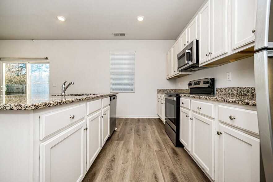 Building Photo - 371 Hamilton Pointe Dr