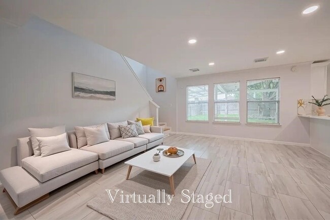 Building Photo - 5914 Clerkenwell Dr