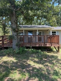 Building Photo - Beautiful Country Home