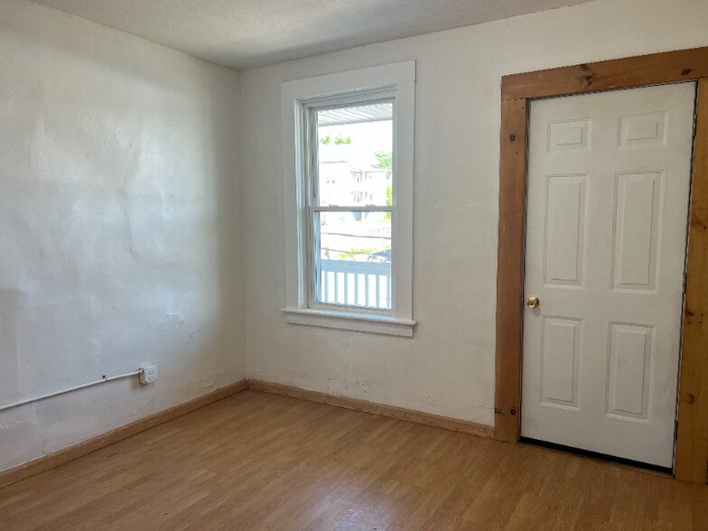 Building Photo - 60 Rathbun St