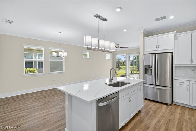 Building Photo - 10279 Bonavie Cove Dr