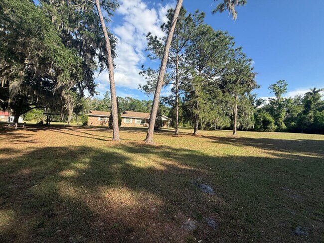 Building Photo - 5 Acre Home!!!!