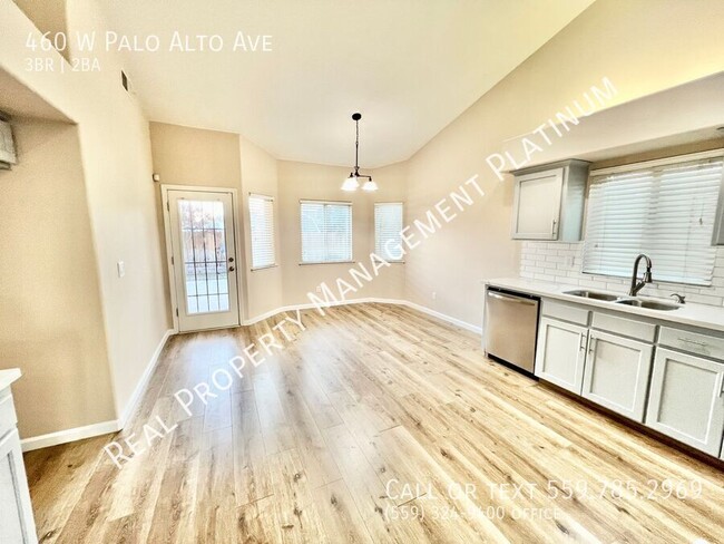 Building Photo - $2,295 Herndon & Willow 3 Bedroom with 3 C...