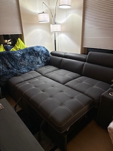 Pull Out Couch with Bedding and privacy divider - 4836 NE 9th Ave