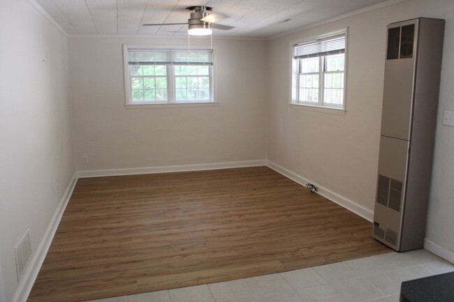 Building Photo - 714 Bradley Rd