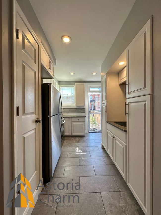 Building Photo - One month free on a 13-month lease or $1,754.00/month for 13 months with move in by January 31!