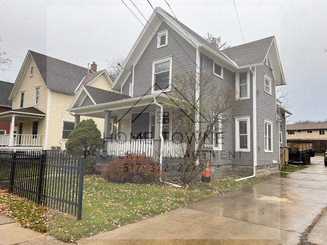 Building Photo - 819 N Walnut St