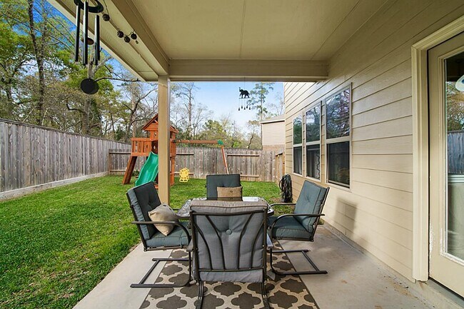 Building Photo - 7631 Willow School Dr
