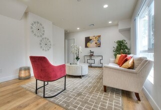 Building Photo - 11726 Hamlin St