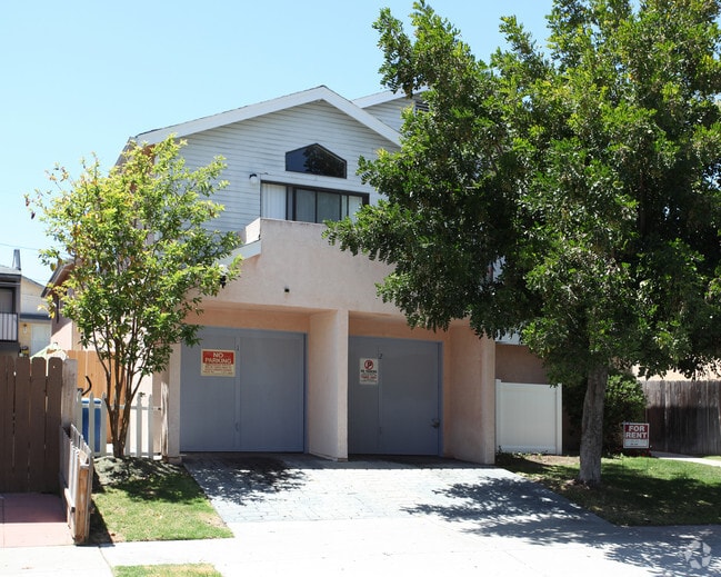 Primary Photo - 4232 Chamoune Ave