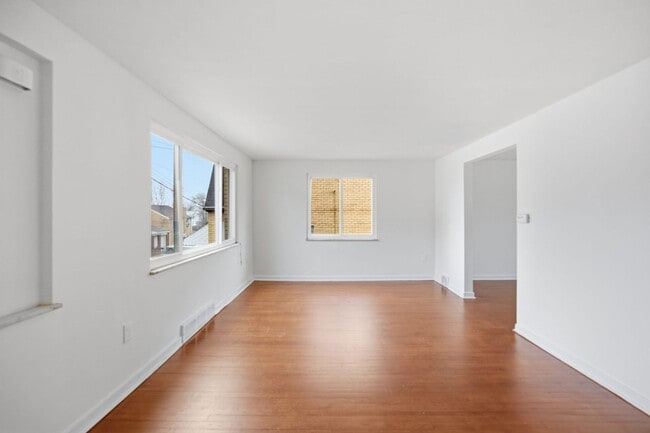 Building Photo - Newly renovated 3 bedroom all brick home in North Braddock!